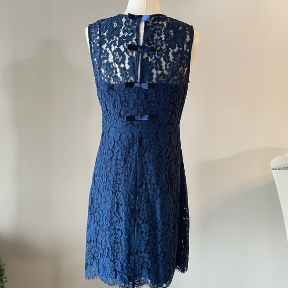 NWOT NY & company EVA MENDEZ NAVY FLORAL LACE OVERLAY Formal dress size 8 NAVY - Picture 3 of 16